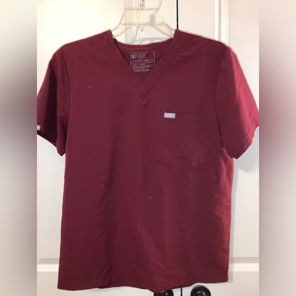 FIGS Men's one pocket scrub top